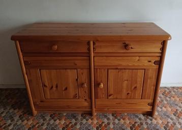 Massief houten dressoir (grenen/vuren) beschikbaar voor biedingen