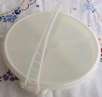 Tupperware opdienschaal met zes vakken, deksel en hengsel, Ophalen of Verzenden, Zo goed als nieuw, Crème, Schaal