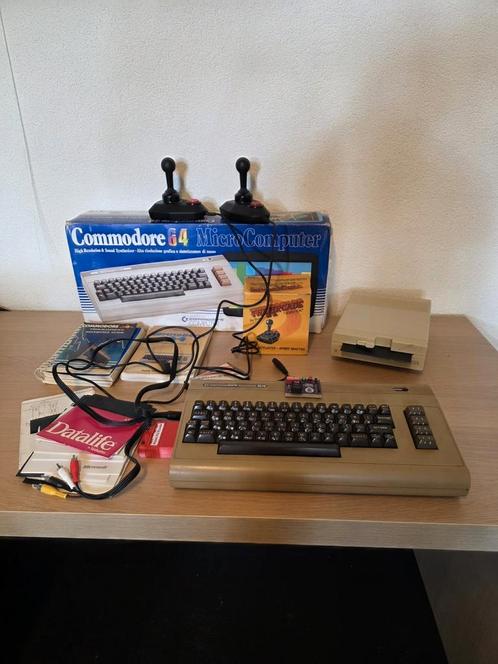 commodore c64 met 1541-II en veel extra's oa sdcard kungfu f, Computers en Software, Vintage Computers, Ophalen