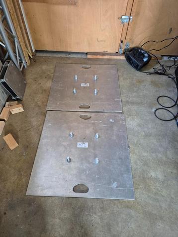 2x Duratruss DT Column baseplate 80x80cm beschikbaar voor biedingen