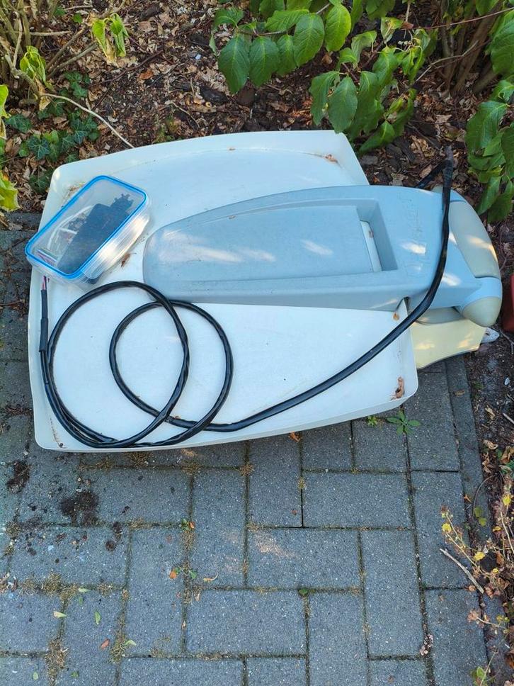 Losstaande automatische satellietschotel, Caravans en Kamperen, Camper-accessoires, Gebruikt, Ophalen