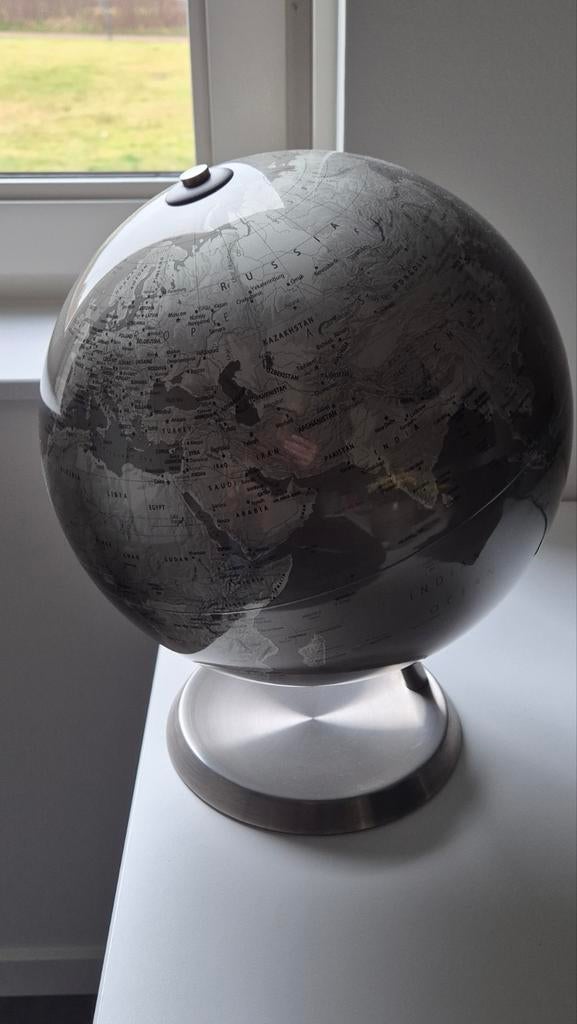 Menu Wereldbol - Blauw/Grijs/Zilver - 40cm, Ophalen of Verzenden, Zo goed als nieuw