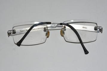 Tom's Design Artec bril met blauwe poten incl. brillenkoker beschikbaar voor biedingen