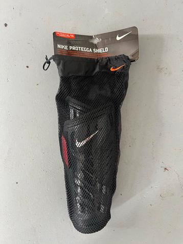 Nike Protegga Shield Scheenbeschermers XL beschikbaar voor biedingen