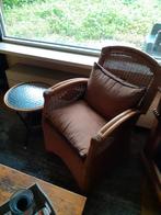 Vintage Rotan stoel ( inclusief 2 kussens ) rond tafeltje., Huis en Inrichting, Fauteuils, Minder dan 75 cm, Ophalen of Verzenden