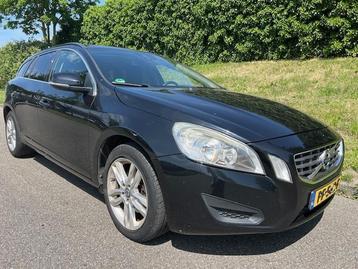 Volvo V60 1.6 D2 Summum - Nette auto - Automaat - Navi - zit beschikbaar voor biedingen