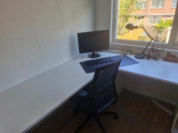 Groot hoekbureau