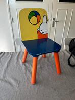 Klein nijntje stoeltje te koop, Kinderen en Baby's, Kinderkamer | Tafels en Stoelen, Ophalen, Zo goed als nieuw, Stoel(en)