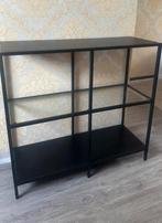IKEA VITTSJÖ stellingkast met glazen planken, Ophalen, Zo goed als nieuw