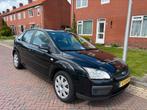 Ford Focus 1.6 74KW 5D 2007 Zwart, Auto's, Ford, 47 €/maand, Origineel Nederlands, Te koop, 5 stoelen