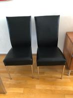 Twee zwart lederen eetkamer stoelen, Huis en Inrichting, Stoelen, Ophalen, Zo goed als nieuw, Zwart, Twee