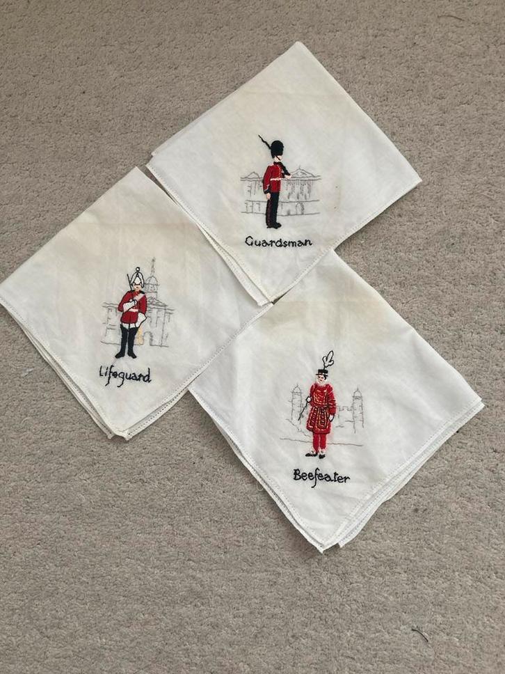 Vintage zakdoeken met Engelse thema's, Antiek en Kunst, Antiek | Kleden en Textiel, Ophalen of Verzenden