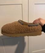Ugg W Tasman Maxi Curly Chestnut, Ophalen of Verzenden, Zo goed als nieuw, Pantoffels of Sloffen