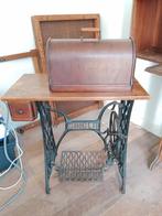 Te koop Singer naaimachine met tafel, Ophalen