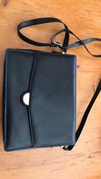 Zwart leren schoudertas. La Moda, Sieraden, Tassen en Uiterlijk, Tassen | Schoudertassen, Ophalen of Verzenden, Nieuw, Zwart, Leer