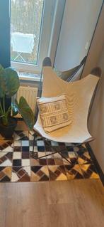 Vlinderstoel in nieuwstaat, Huis en Inrichting, Stoelen, Ophalen of Verzenden, Zo goed als nieuw, Grijs, Eén