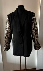 Zwarte blazer panter print ambika. M/L, Kleding | Dames, Jasjes, Kostuums en Pakken, Bruin, Maat 42/44 (L), Nieuw, Ophalen of Verzenden