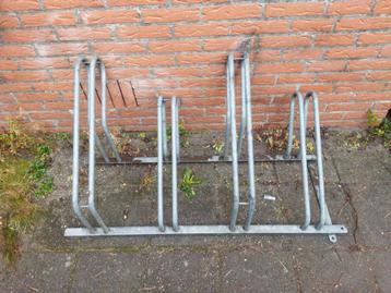 Fietsenrek voor 4 fietsen beschikbaar voor biedingen