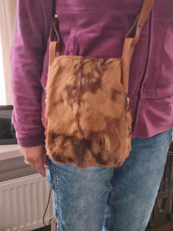 Riani schoudertas, leer met koeienvacht beschikbaar voor biedingen