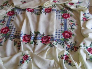 Hand geborduurd rozen tafelkleed & servetten 175/130 nieuw beschikbaar voor biedingen