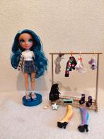 Mooie 🌈 Rainbow High Pop met Kledinrek + accessoires., Kinderen en Baby's, Ophalen of Verzenden, Zo goed als nieuw, Overige typen