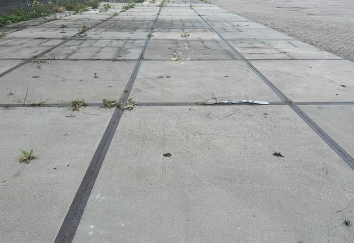 Gevraagd ; stelconplaten betonplaten keerwanden, Watersport en Boten, Zeilen en Zeiltoebehoren, Zo goed als nieuw, Minder dan 15 m²