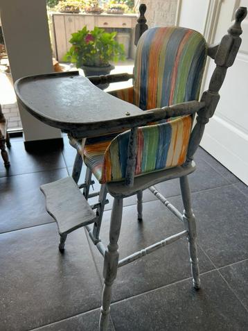 Houten vintage kinderstoel  beschikbaar voor biedingen