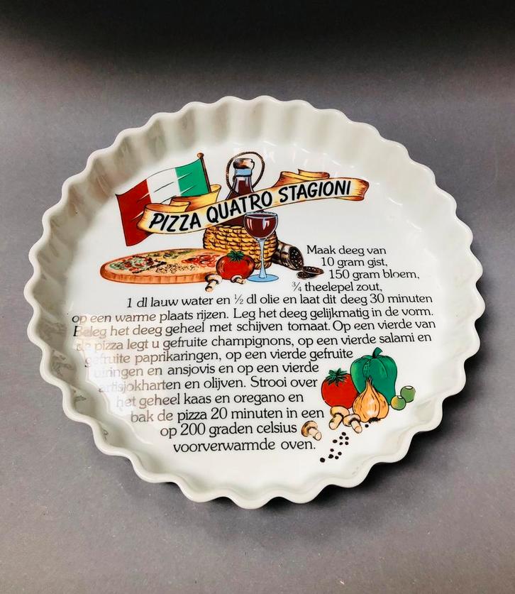 Ovenschaal, ovenvorm, met recept voor pizza Quattro Stagioni, Huis en Inrichting, Keuken | Keukenbenodigdheden, Zo goed als nieuw