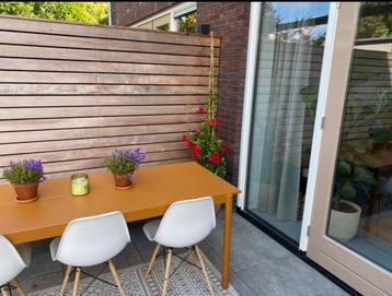 Muuto Linear Steel tafel en bijpassend bankje +4 kuipstoelen beschikbaar voor biedingen