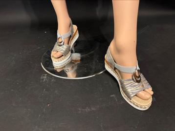 Leuke sandalen maat 39/40 beschikbaar voor biedingen