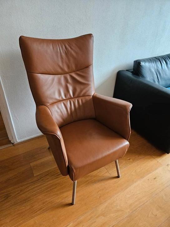 Luxe leren sta op stoel met elektrische bediening, Huis en Inrichting, Fauteuils, Zo goed als nieuw, Leer, 50 tot 75 cm, Ophalen