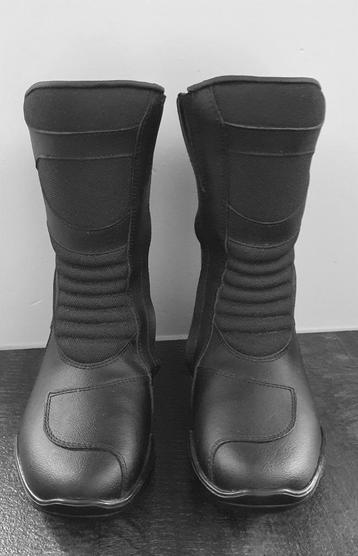 MOTORLAARZEN Nero 2 Maat 39 Merk Forma beschikbaar voor biedingen