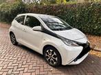 Toyota Aygo 1.0 VVT-i X-Play | 2017 | Only 49 000 km, Voorwielaandrijving, Wit, Origineel Nederlands, Handgeschakeld
