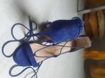 Mooie kobaltblauw suède sandalen  met hoge hakken 12 cm, Kleding | Dames, Schoenen, Blauw, Ophalen of Verzenden, Zo goed als nieuw