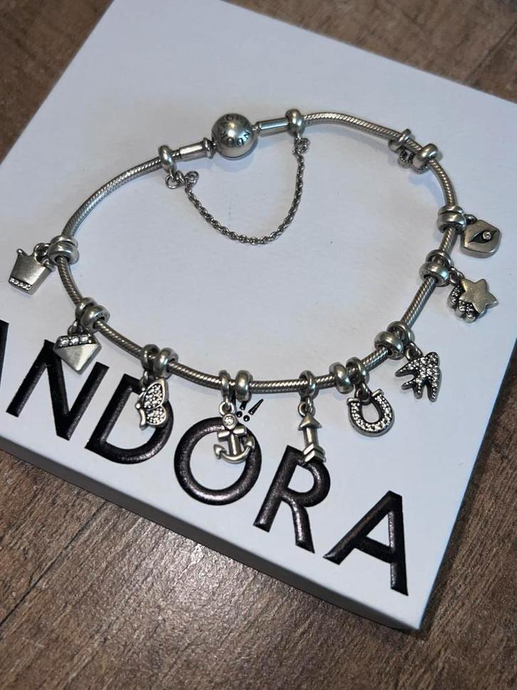 Pandora ME armband, Sieraden, Tassen en Uiterlijk, Armbanden, Zo goed als nieuw, Zilver, Zilver, Met bedels of kralen, Ophalen of Verzenden