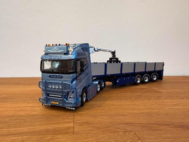 WSI Volvo FH5 Globetrotter 6x2 3-as steenopl. Rietveld 1:50, Hobby en Vrije tijd, Modelauto's | 1:50, Nieuw, Bus of Vrachtwagen