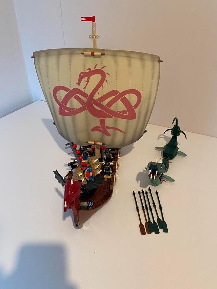 Lego Vikings 7018 Viking Ship challenges the Midgard Serpent, Kinderen en Baby's, Speelgoed | Duplo en Lego, Zo goed als nieuw
