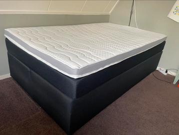 Boxspring 120 cm breed 200 cm lang beschikbaar voor biedingen