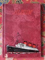 Oud Engels album met 144 sigarettenplaatjes van personen.