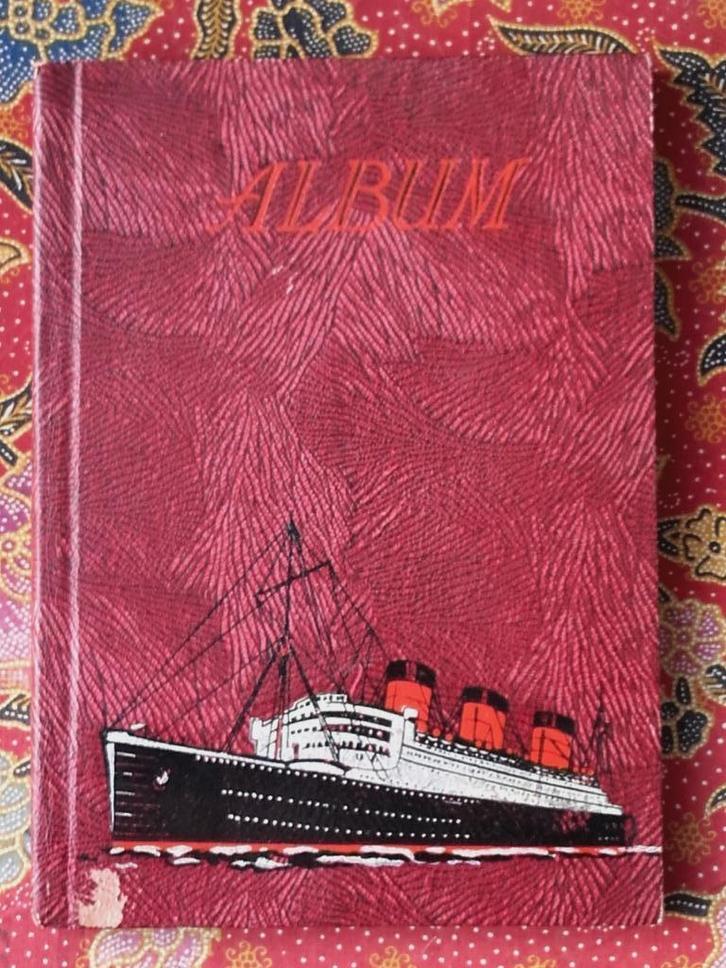 Oud Engels album met 144 sigarettenplaatjes van personen., Antiek en Kunst, Antiek | Woonaccessoires, Ophalen of Verzenden