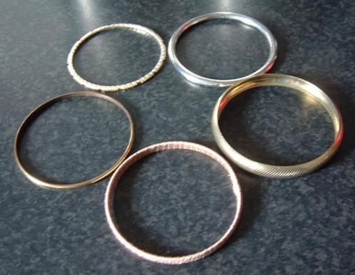 Armbanden Metaal/ Aluminium 5 stuks, Sieraden, Tassen en Uiterlijk, Armbanden, Zo goed als nieuw, Overige materialen, Zilver, Ophalen of Verzenden