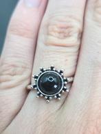Gothic ring met zwarte steen, maat 16.9, Overige materialen, Zwart, Ophalen of Verzenden, Nvt