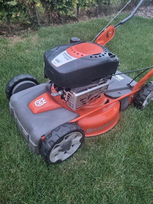 Husqvarna benzine grasmaaier, Tuin en Terras, Grasmaaiers, Gebruikt, Benzine-grasmaaier, 40 t/m 49 cm, Cirkelmaaier, Mulchfunctie