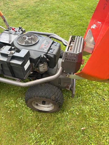 Husqvarna Zitmaaier 2 cilinder 107cm - beschikbaar voor biedingen