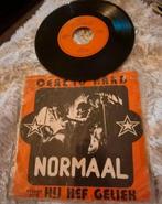 7" Single: Normaal - Oerend hard, Cd's en Dvd's, Zo goed als nieuw, Verzenden