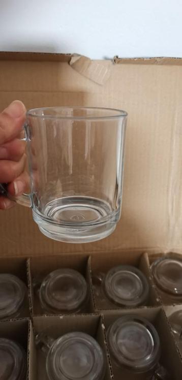 22 theeglazen beschikbaar voor biedingen