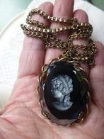 Vintage XL-grote Glas Camee Hanger aan grove Schakelketting, Verzenden, Brons, Hanger