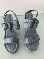 Moderne sandalen met een sleehak., Blauw, Marco Tozzi, Zo goed als nieuw, Sandalen of Muiltjes