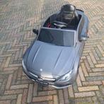 Kind grijze elektrische auto Mercedes-Benz., Kinderen en Baby's, Speelgoed | Buiten | Accuvoertuigen, Ophalen, Zo goed als nieuw
