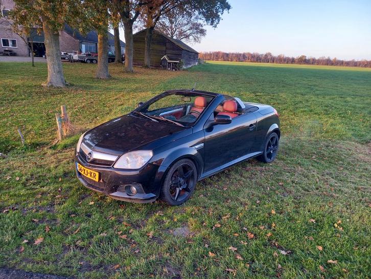 Opel Tigra 1.8 16V Twintop 2007 Zwart, Auto's, Opel, Particulier, Tigra, ABS, Airbags, Airconditioning, Boordcomputer, Centrale vergrendeling